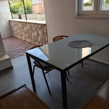 Niko-kanica * Rogoznica (Sibenik-Knin)